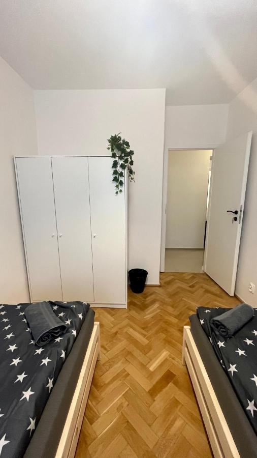 Warszawa Krucza Pokoje Kültér fotó