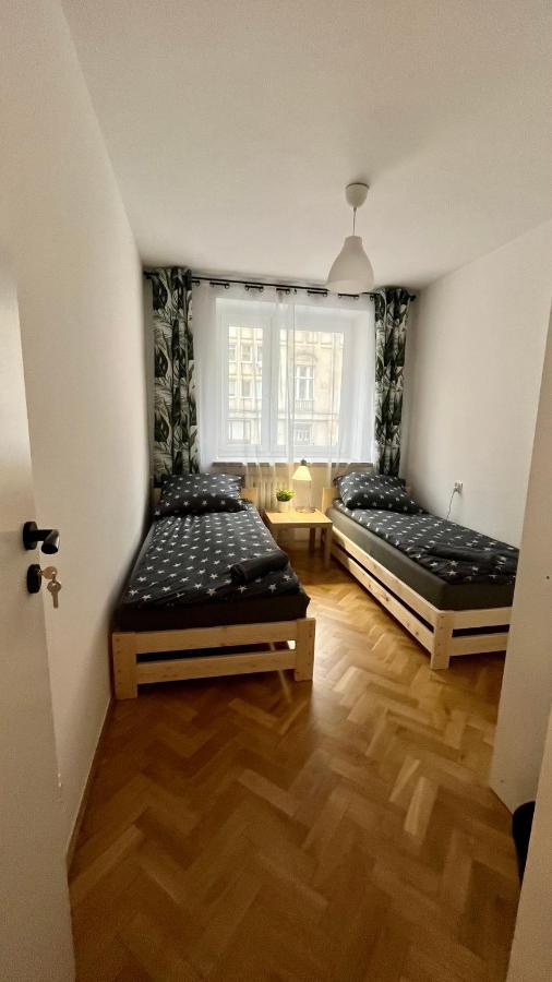 Warszawa Krucza Pokoje Kültér fotó